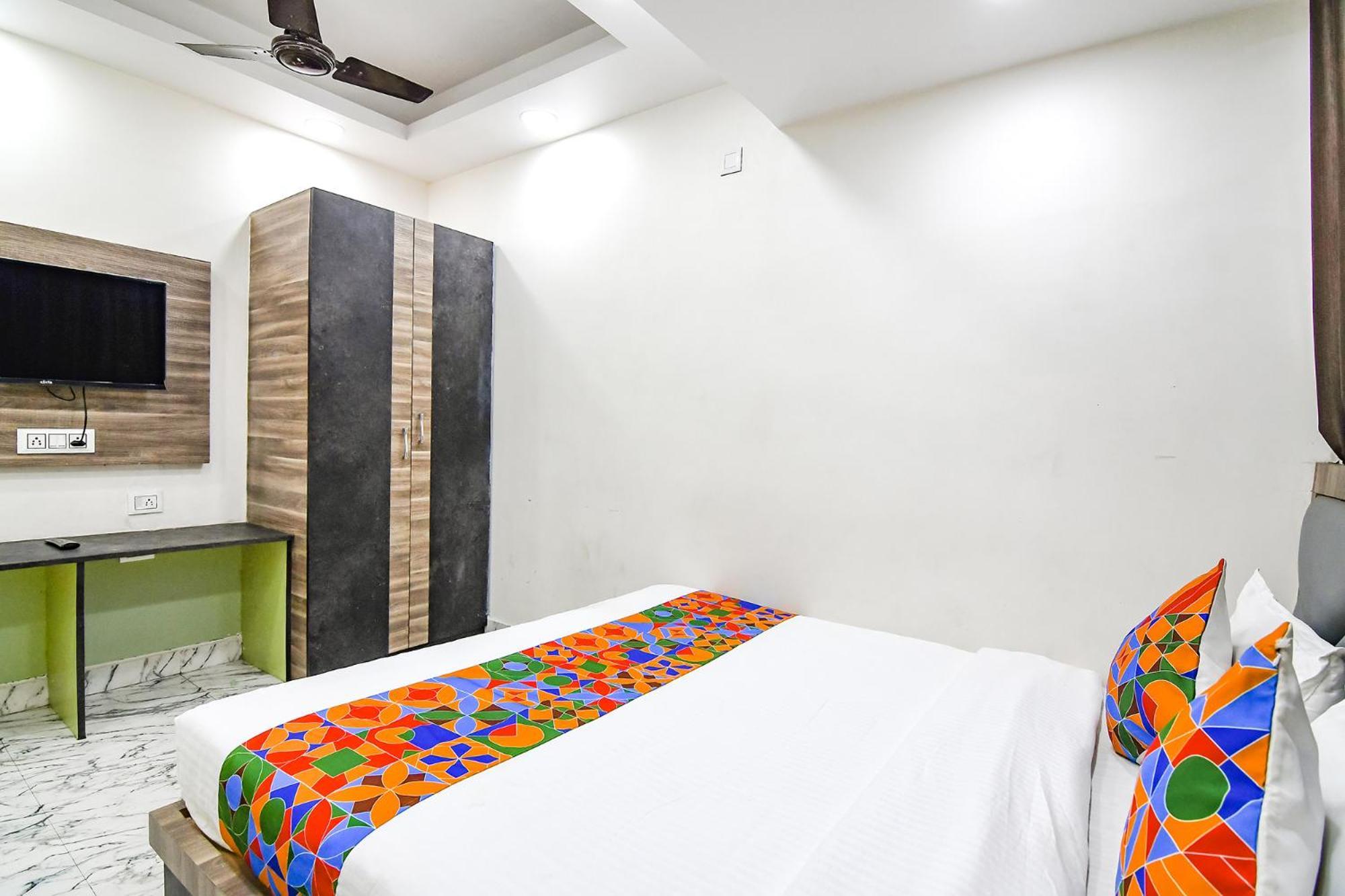 Hotel Fabexpress Sr Royale - Nr Sealdah Station à Calcutta Extérieur photo