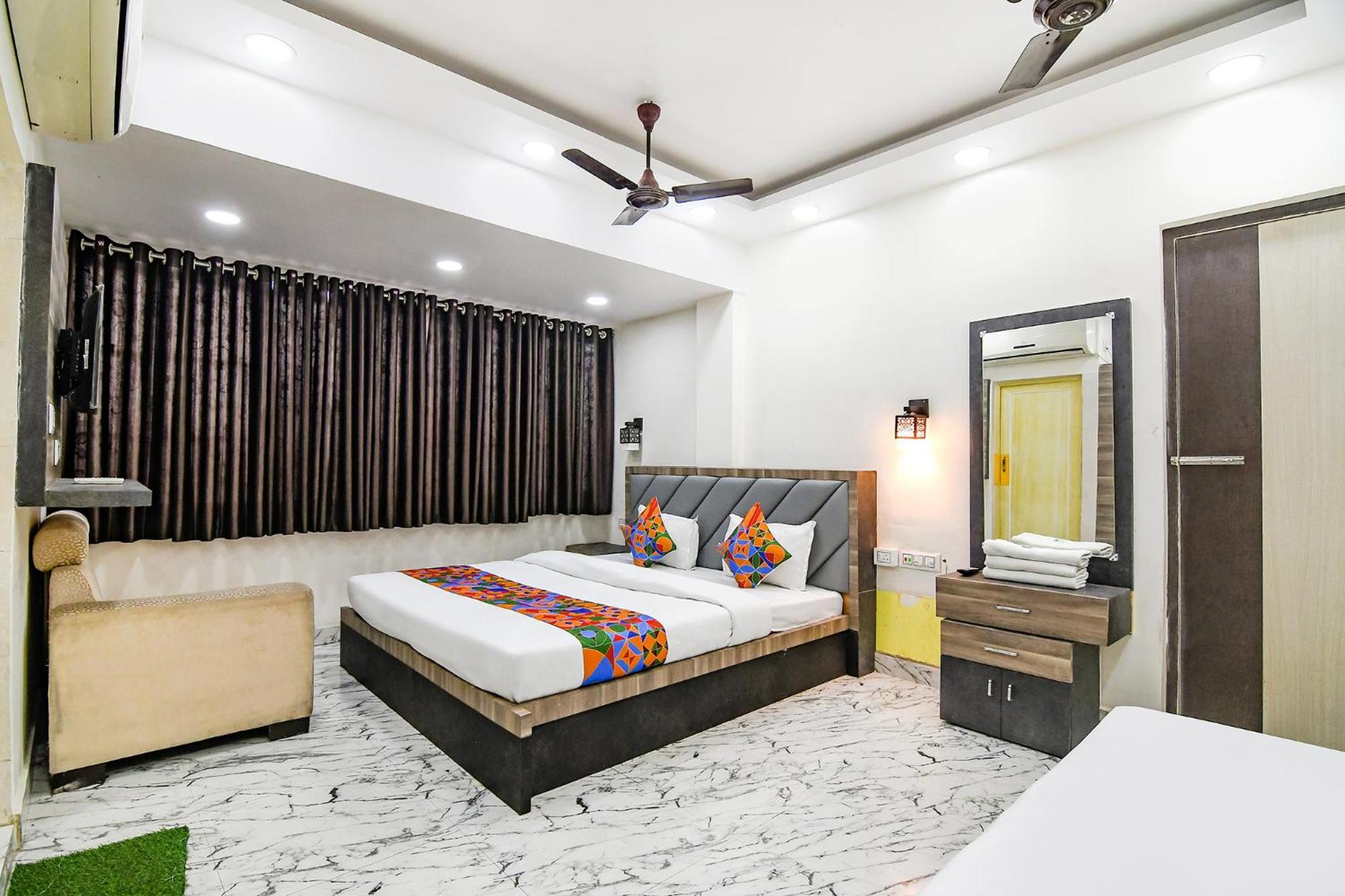 Hotel Fabexpress Sr Royale - Nr Sealdah Station à Calcutta Extérieur photo