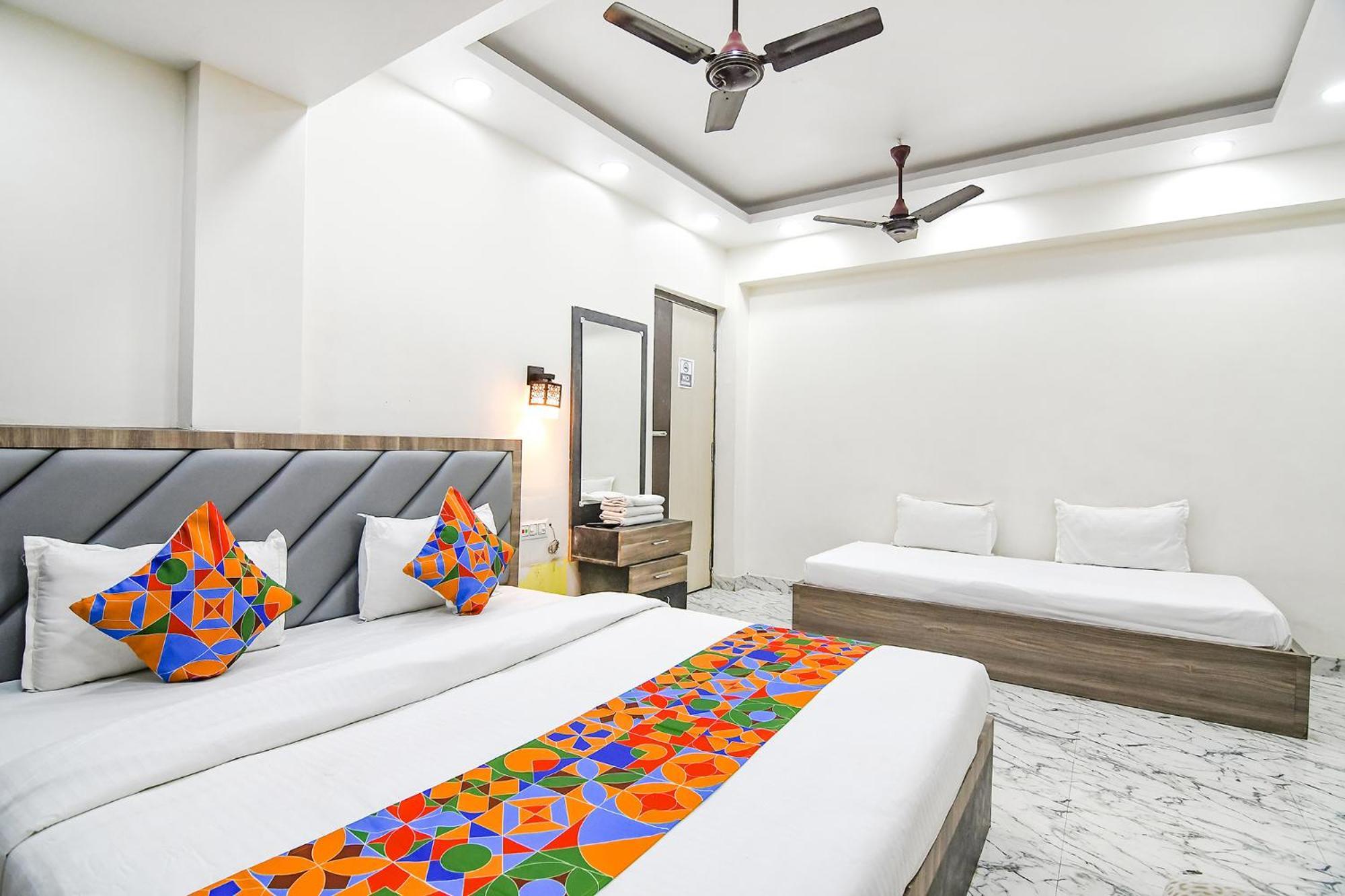 Hotel Fabexpress Sr Royale - Nr Sealdah Station à Calcutta Extérieur photo