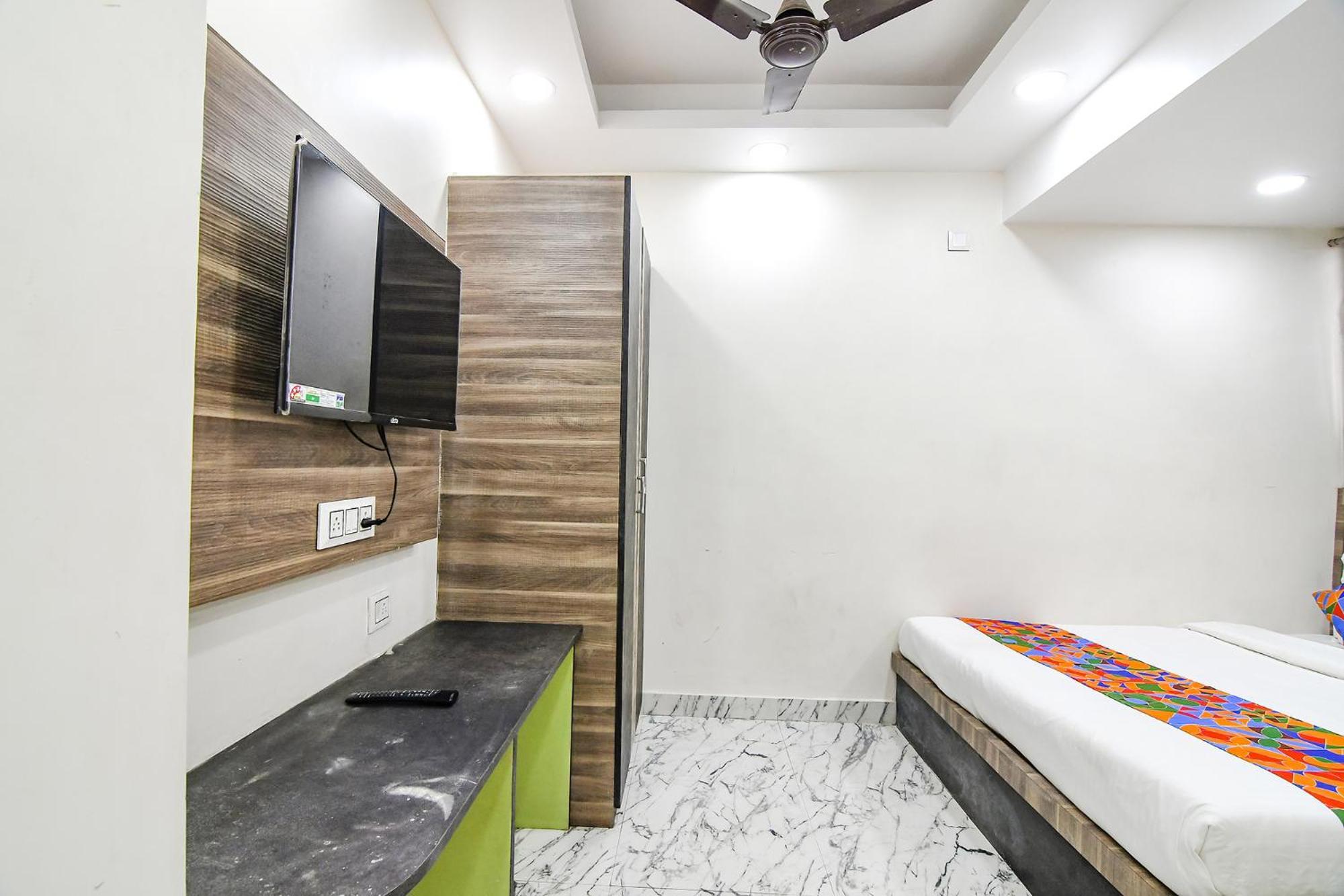 Hotel Fabexpress Sr Royale - Nr Sealdah Station à Calcutta Extérieur photo