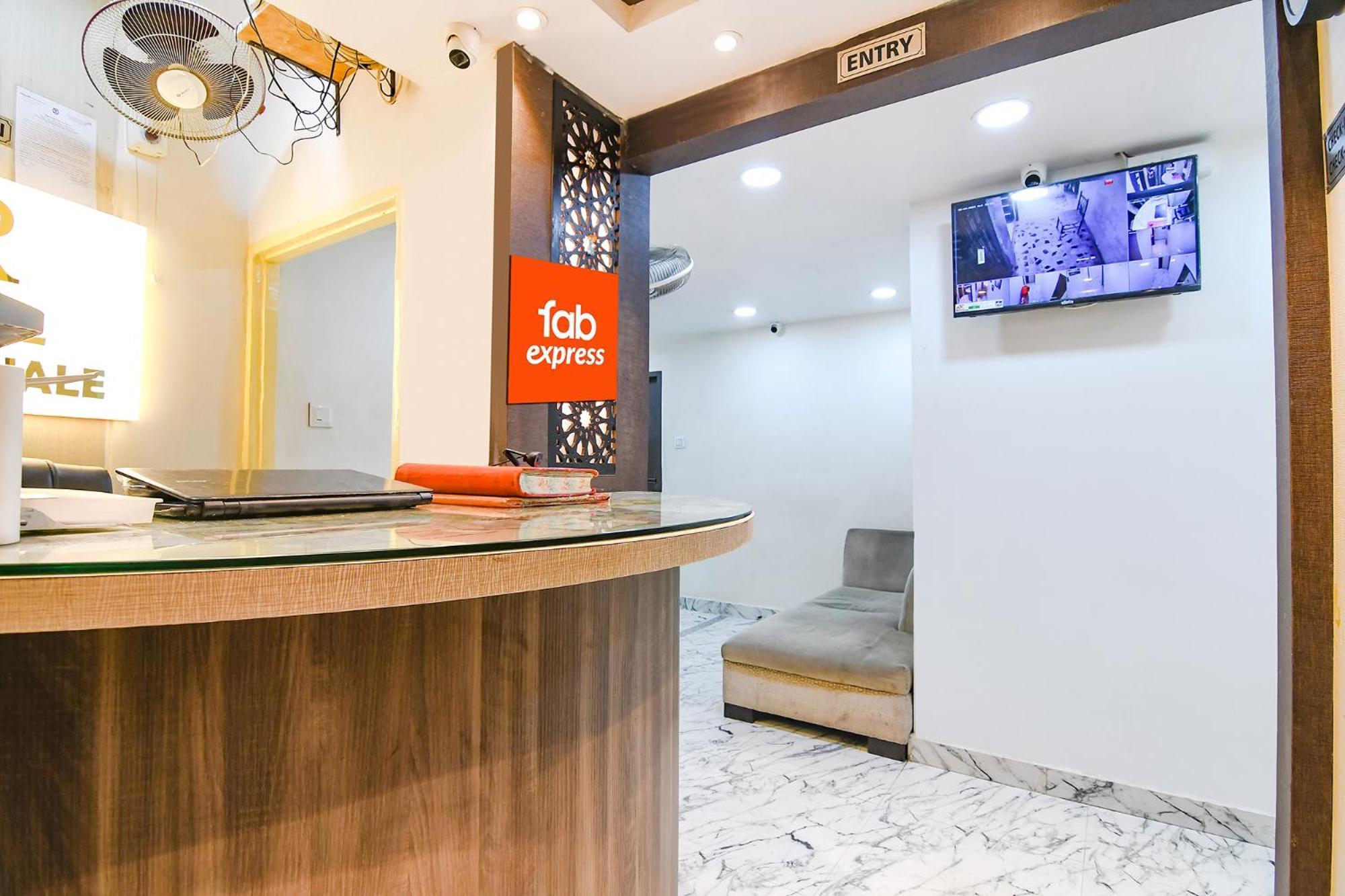 Hotel Fabexpress Sr Royale - Nr Sealdah Station à Calcutta Extérieur photo