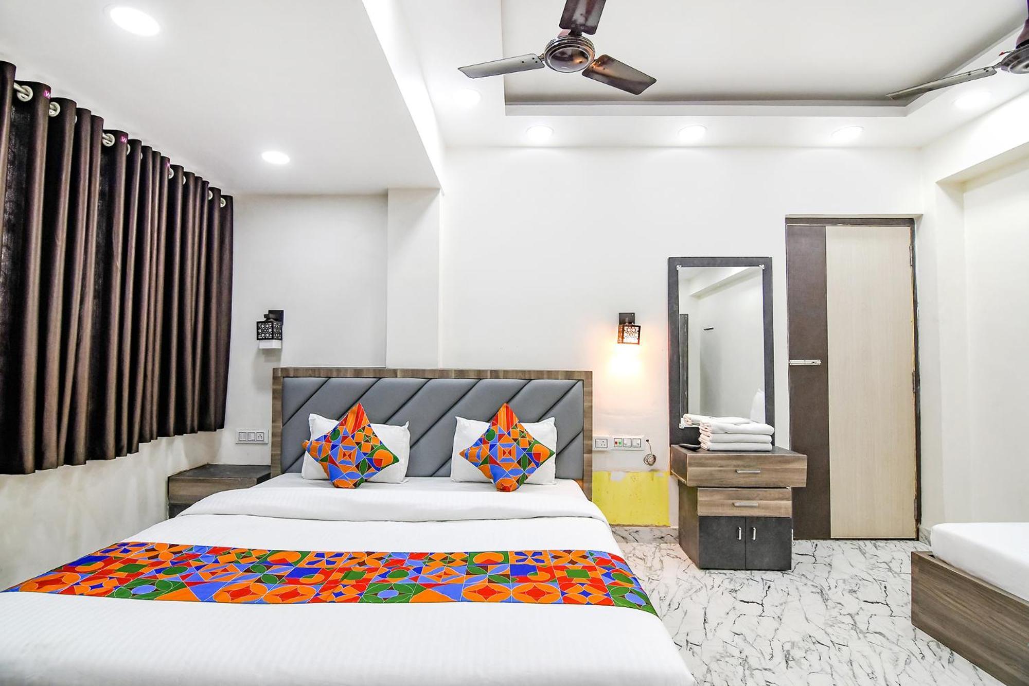 Hotel Fabexpress Sr Royale - Nr Sealdah Station à Calcutta Extérieur photo