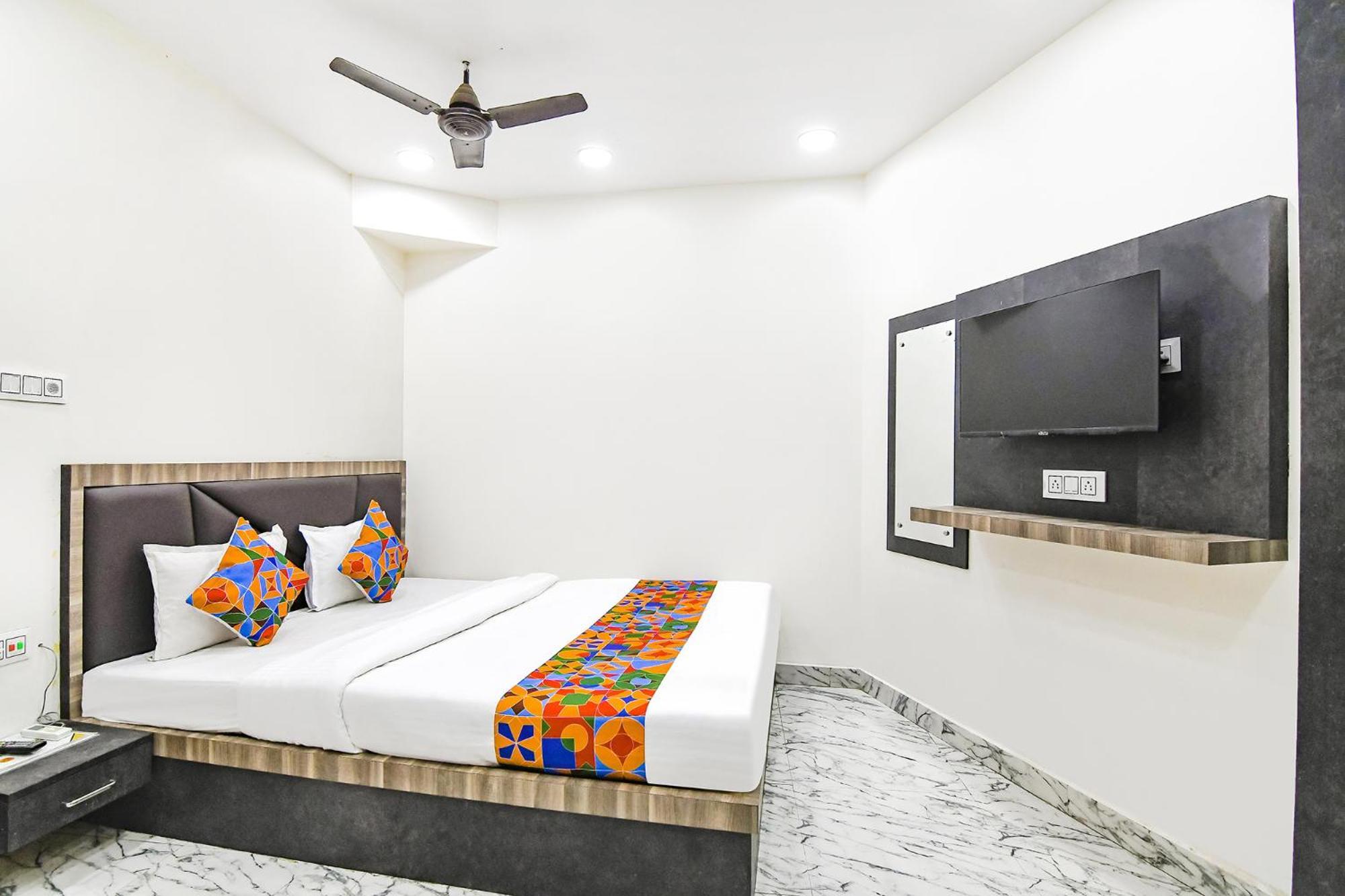 Hotel Fabexpress Sr Royale - Nr Sealdah Station à Calcutta Extérieur photo